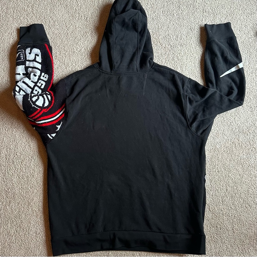 Chicago bulls vintage reworked upcycled Black and Red Bulls Graphic Hoodie! - Picture 6 of 8
